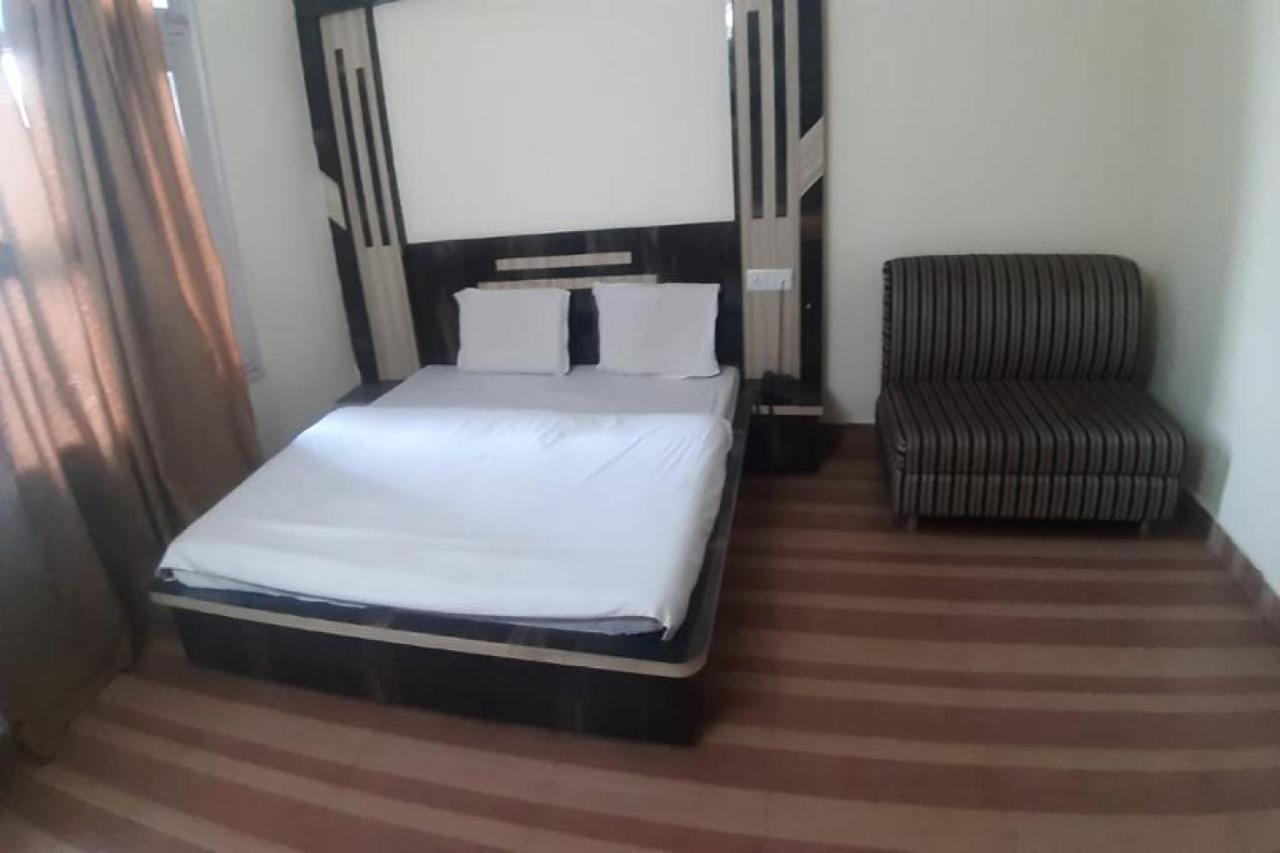 OYO 81211 Hotel Janta Katra (Jammu and Kashmir) Buitenkant foto