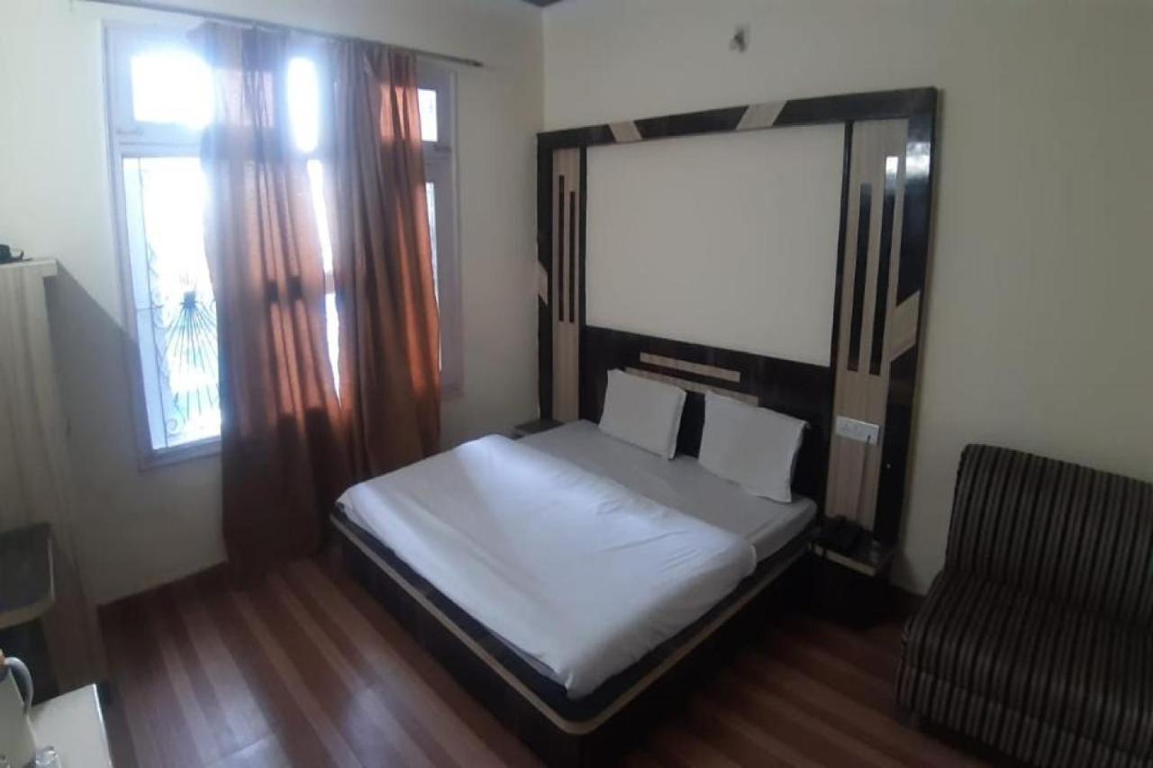 OYO 81211 Hotel Janta Katra (Jammu and Kashmir) Buitenkant foto