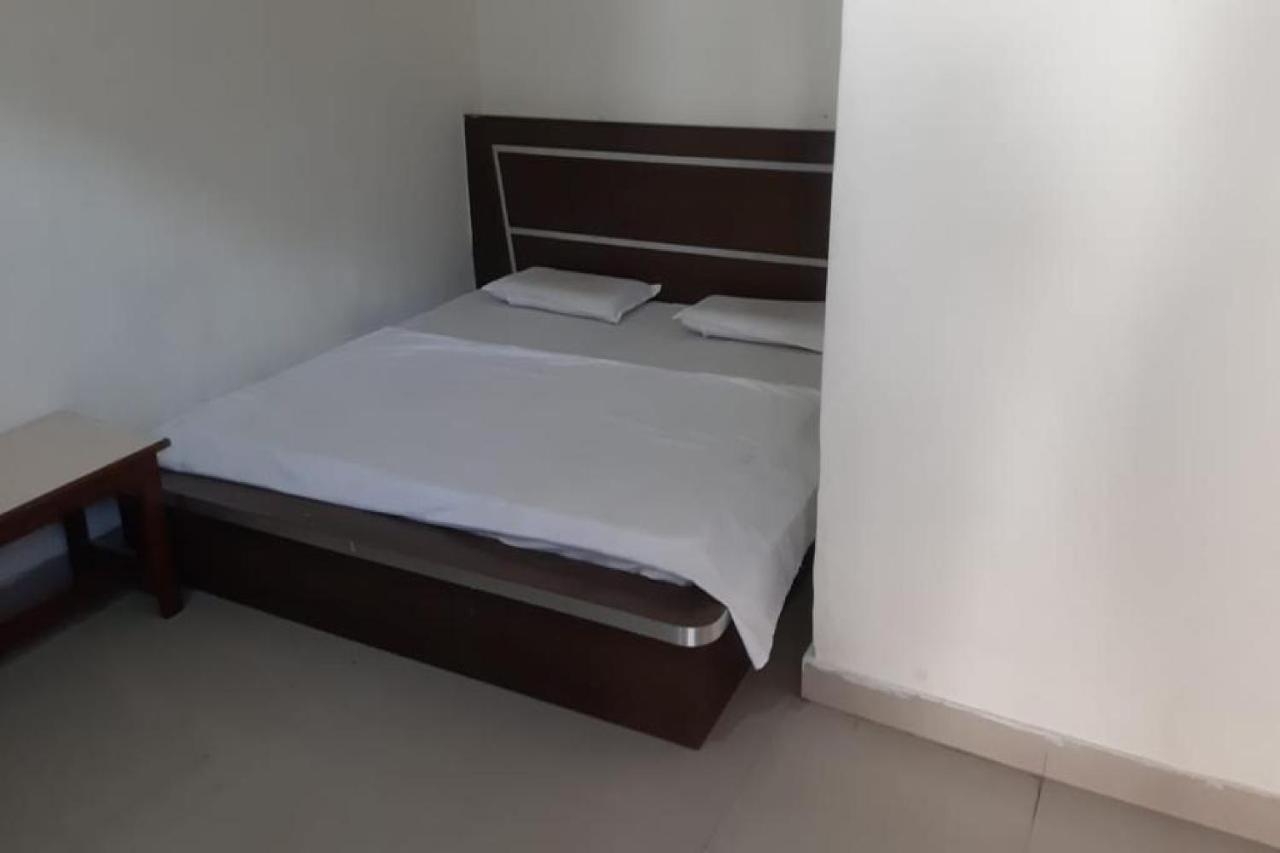 OYO 81211 Hotel Janta Katra (Jammu and Kashmir) Buitenkant foto