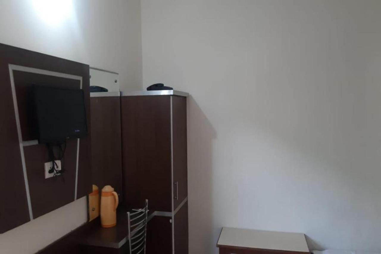 OYO 81211 Hotel Janta Katra (Jammu and Kashmir) Buitenkant foto